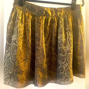 Size 12Lined skirt. Light weight, pockets, side zipper,Banana Republic heritage